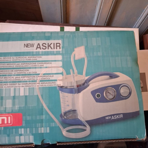 CA-MI New Askir 30 suction device like new with accessories