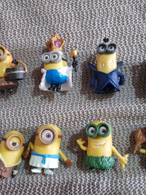 Πακέτο 8 μεταχειρισμένων φιγούρων Minions σε καλή κατάσταση