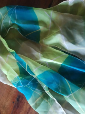 Crepe scarf used green