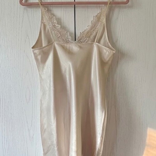 Lise Charmel Paris σατέν slip dress με κεντητή δαντέλα champagne σαν καινούργιο