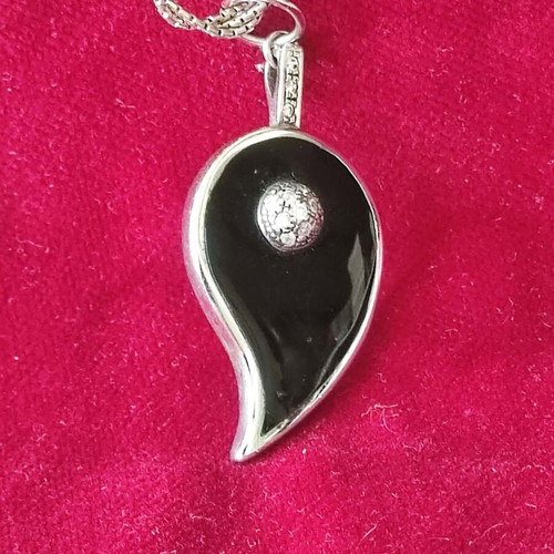 Silver 925 necklace with yin-yang teardrop pendant