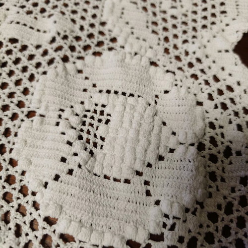 Handmade tablecloth like new, 160 cm diameter