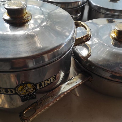 Stainless Steel 18/10 Pots Coldline Set Like New