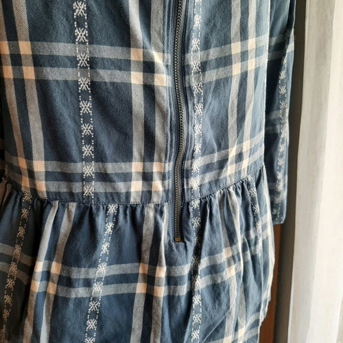 Women's blouse with long sleeve and back zipper used, size S