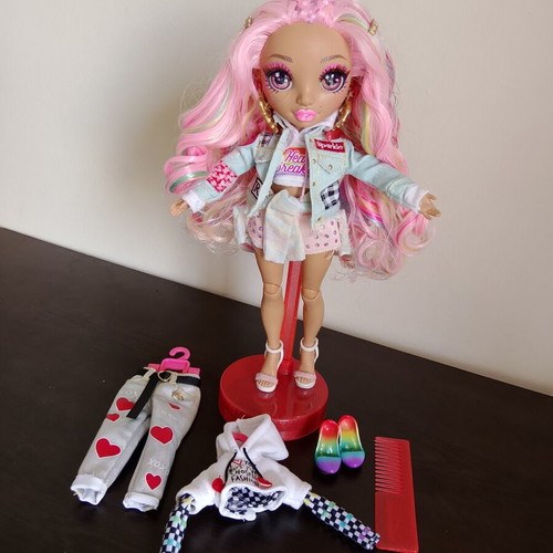 Rainbow High Kia Hart Special Edition fashion doll, complete set