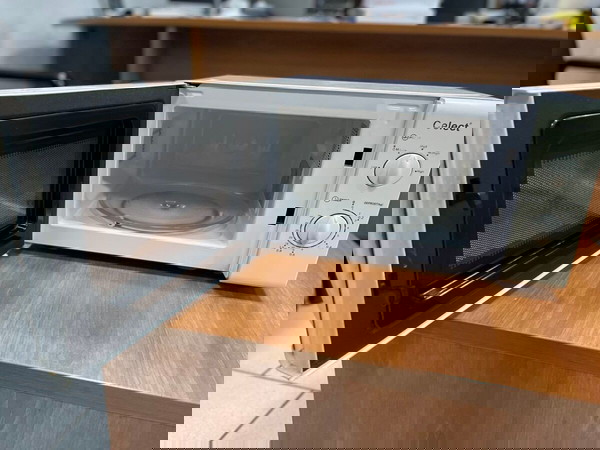 ΦΟΥΡΝΟΣ ΜΙΚΡΟΚΥΜΑΤΩΝ CELECT CL-8606 700W