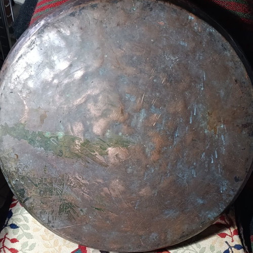 Copper hammered tray used, diameter 48cm, weight 2.2kg