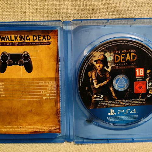 The Walking Dead Season Two PS4 used, very good condition