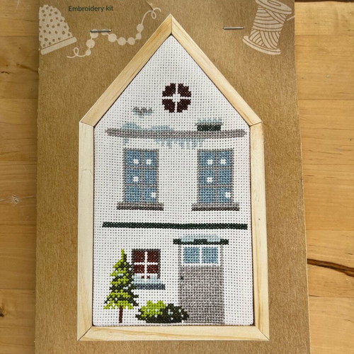 Cross-stitch embroidery set with wooden house-shaped frame new