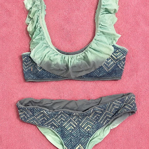 Maaji swimsuit reversible with ruffles, like new, turquoise and grey