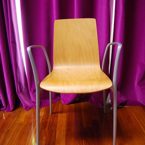 Akaba Gorka chair designed by Jorge Pensi like new