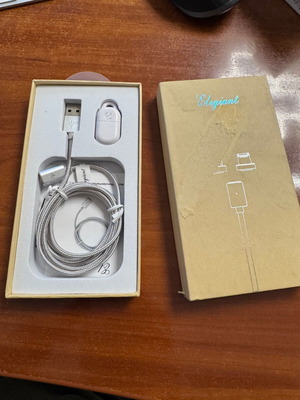 USB кабел Micro-USB и iPhone към USB A