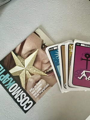 Κάρτες Tarot Cosmopolitan με βιβλίο οδηγιών σαν καινούργιο
