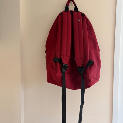 Quiksilver Burgundy Backpack like new, practical and stylish