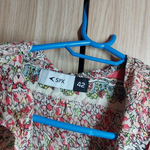 Floral shirt like new, size M/L, multicolor