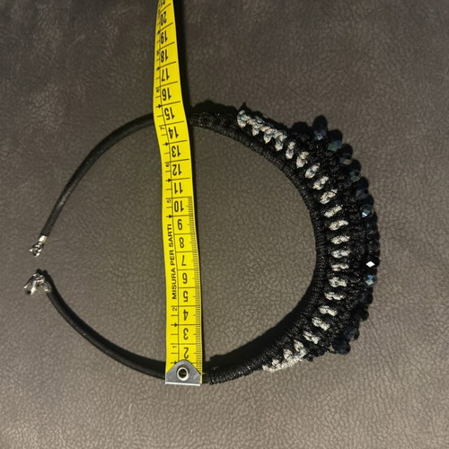 Necklace with thread and beads, black and grey