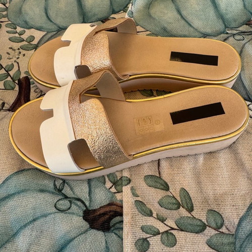 Leather sandals like new, white and gold, size 39