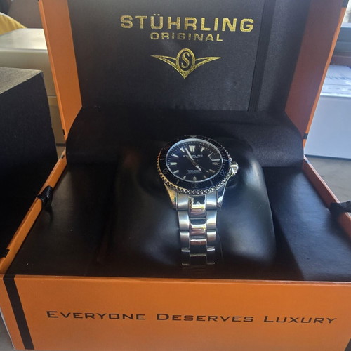 Stuhrling ladies watch like new, blue dial, submariner style