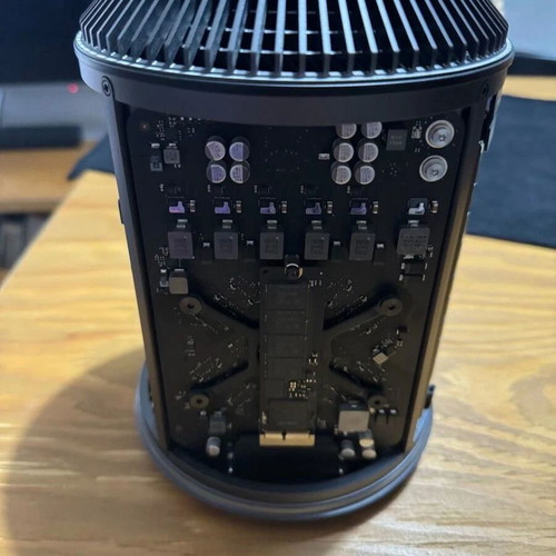 Apple Mac Pro (Late 2013) desktop computer, like new