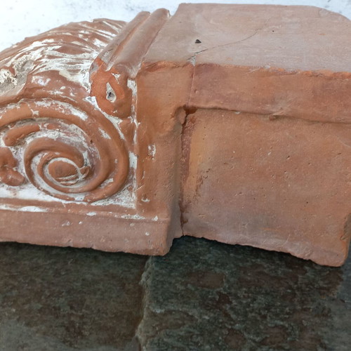 Ceramic corbel used, small size
