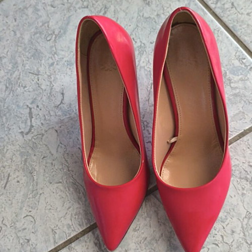Benetton red pumps size 37