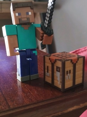 Minecraft Steve figures like new