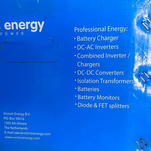 Victron Phoenix Inverter Smart 24/3000 with 200Ah lead-acid batteries