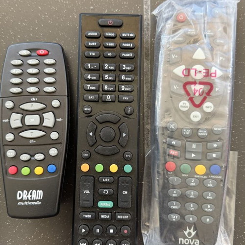 Remote controls new, set of 25