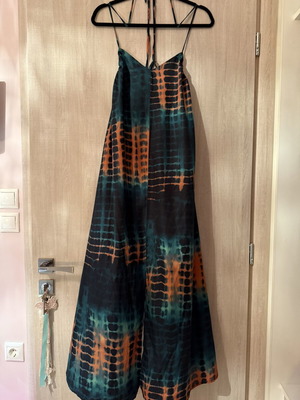 Maxi dress like new with open back, green and turquoise