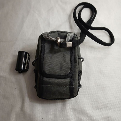 Case Logic camera case for compact camera used in good condition