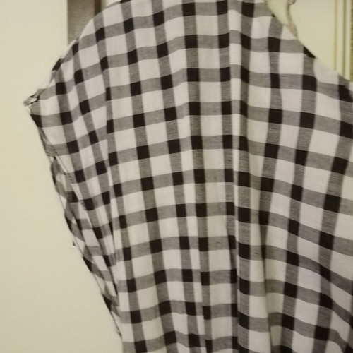 Zara dress like new, black and white, elastic waist, open back