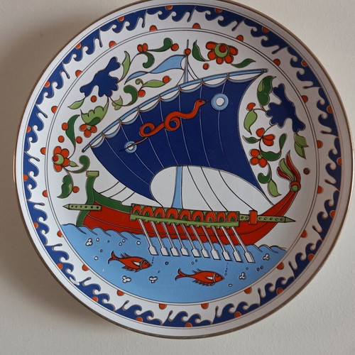 G.S. Presenta Ltd Rhodes Ceramic Plate 24cm 24K Gold like new