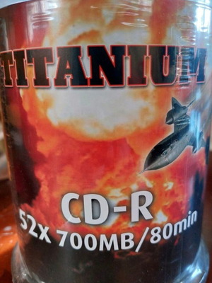Titanium CD-R 52x 700MB 80min 100pcs and 2 DVD+R DL 240min 8.5GB