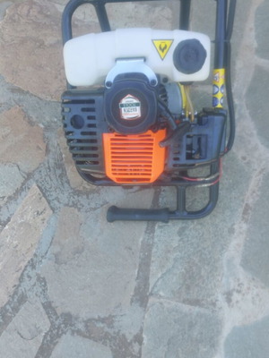 Nakayama PDS220 Gas-Powered Earth Auger like new