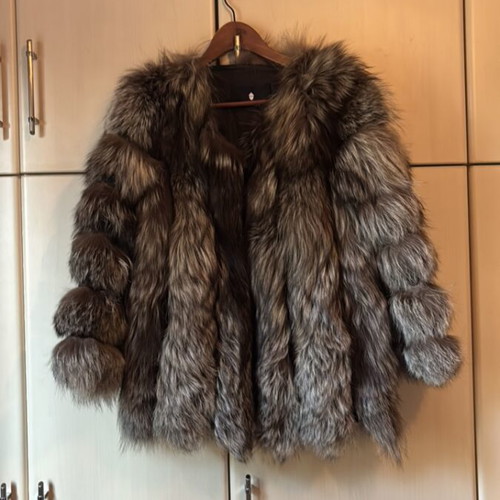 Women's fur coat Haute Acorn size M like new, gray and silver