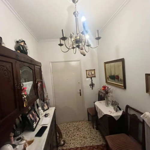 Διαμέρισμα 49 τ.μ. μερικώς ανακαινισμένο κοντά στο Μετρό Άγιος Νικόλαος, Αθήνα