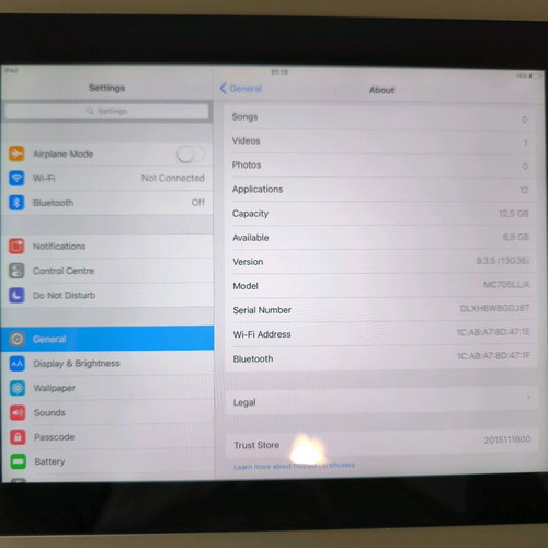 iPad 3rd Generation MC705LL/A 16GB used with Iron Man sticker and case