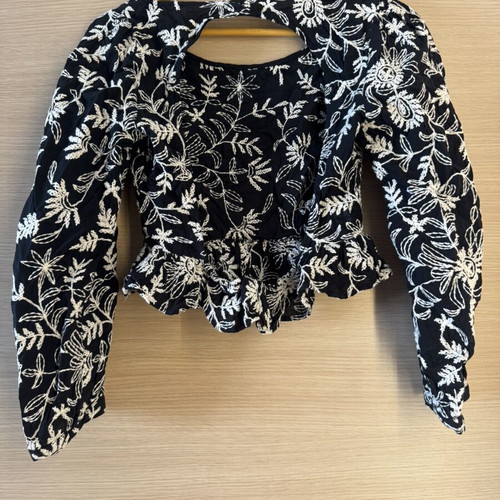 Zara embroidered crop top size M like new, black with white floral
