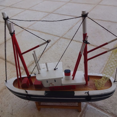 Wooden boat new, 33cm x 30cm, decorative model