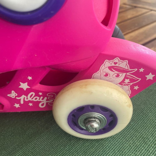 Rollers size 32 like new with adjustable wheel position