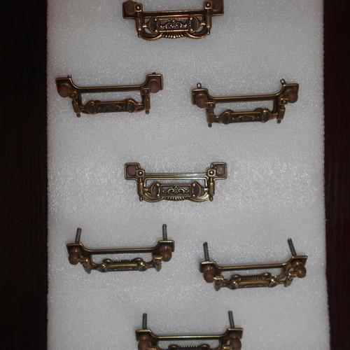 Antique carved drawer handles pack of 7, new