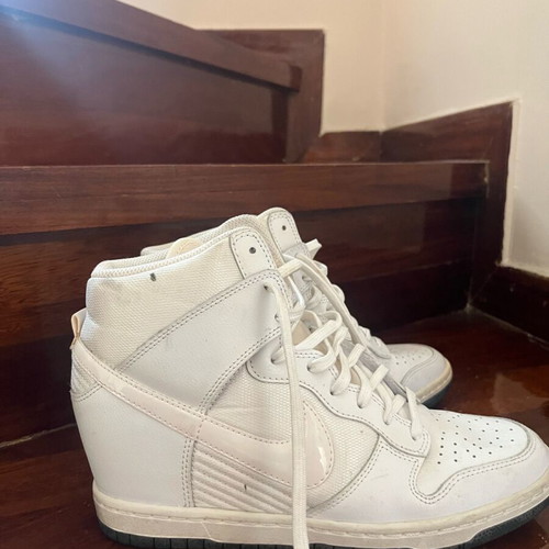 Nike white ankle boots like new, size 40.5, narrow fit