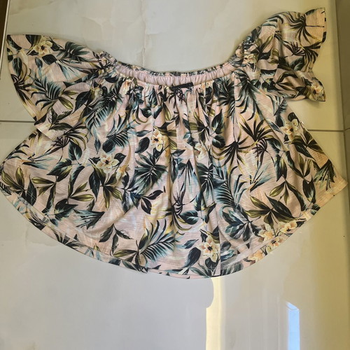 Bershka tropical floral print top, like new, size S