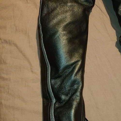 Jofama motorcycle jacket like new, genuine leather with protectors, size 36