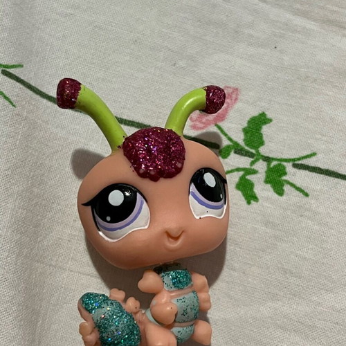 Littlest Pet Shop used with glitter collectible piece