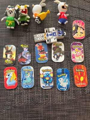Πακέτο με τάπες Pokémon, Rabbids και φιγούρες Minecraft μεταχειρισμένες