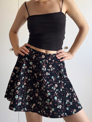 Bershka floral high waisted mini skirt used, black multicolor