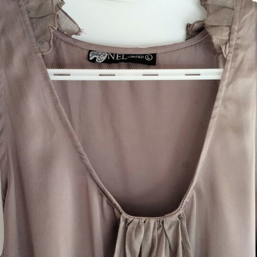 Anel Fashion Sleeveless Bubble Top Size L like new, beige brown