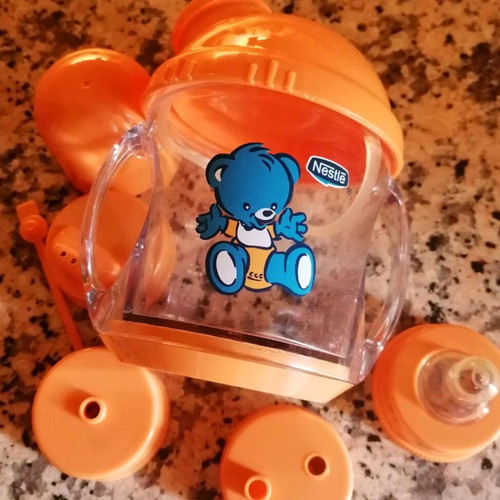 Nestlé baby cup with handles and four spouts new