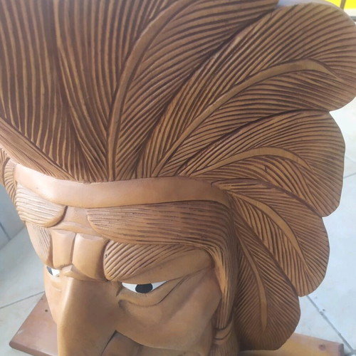 Decorative Indian head used, made of wood